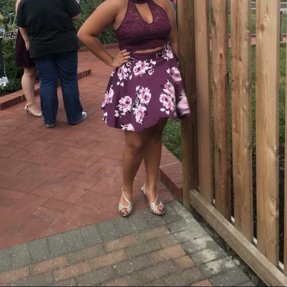 2 Piece Burgundy dress with flower printed bottom - Picture 2 of 7